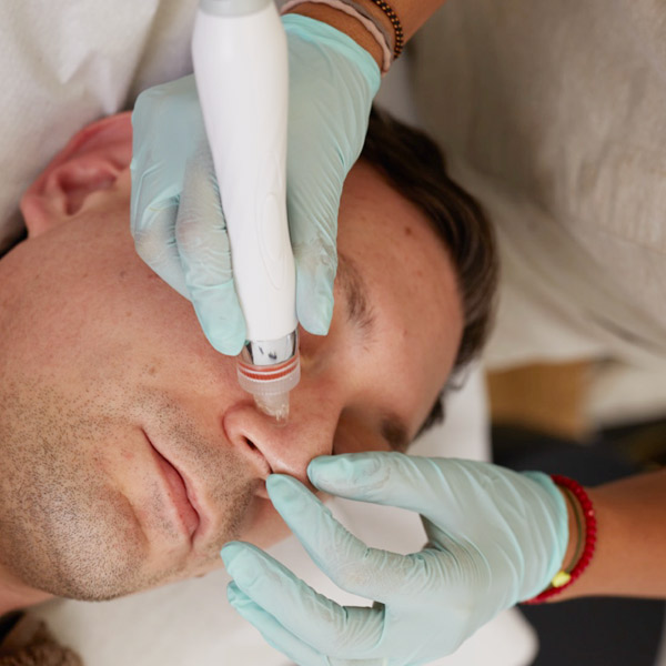 hidrofacial Clínica de Medicina Estética en Valencia (Alzira) con los mejores profesionales y los más avanzados tratamientos.