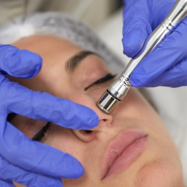 limpieza personalizada dade Clínica de Medicina Estética en Valencia (Alzira) con los mejores profesionales y los más avanzados tratamientos.